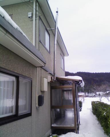 薪ストーブ煙突屋外